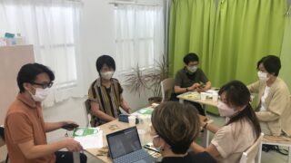 親と子の笑顔を守る - NPO法人にこにこエプロン